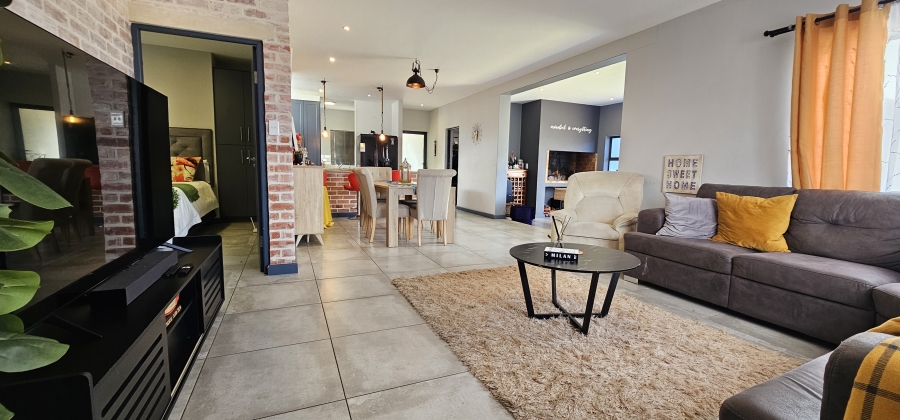 4 Bedroom Property for Sale in Country Club Western Cape